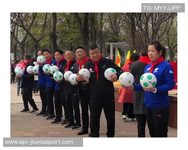 英国足球慈善赛助力公益事业汇聚明星球员展现体育精神与爱心